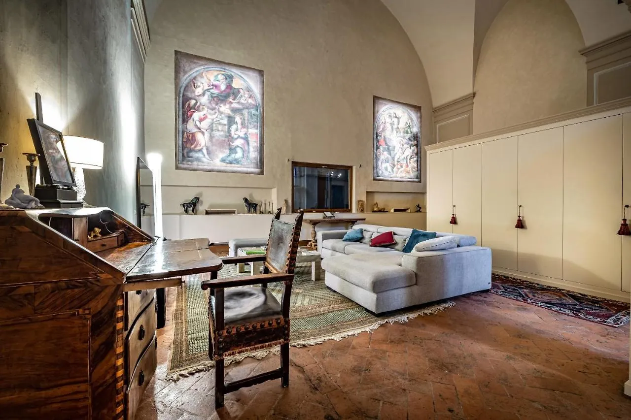 Yid Cantoria Florence Apartment